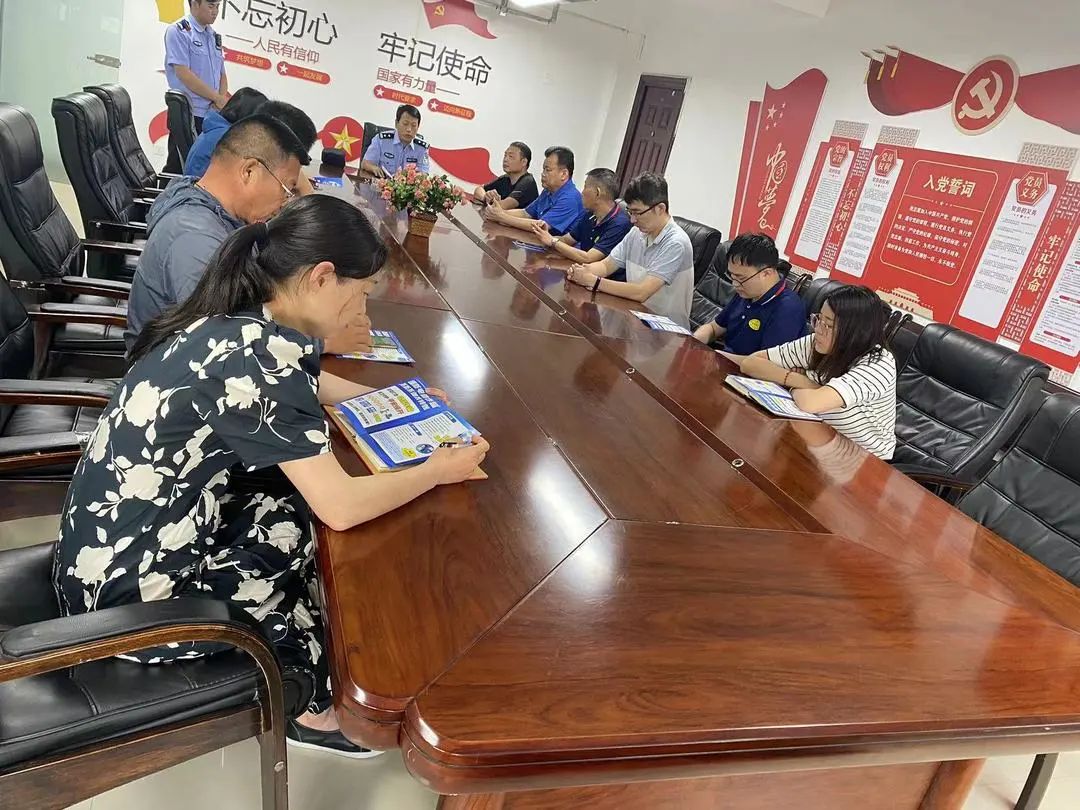 1687505026627819.jpg 时刻绷紧防范之弦,谨防新型电信诈骗.jpg
